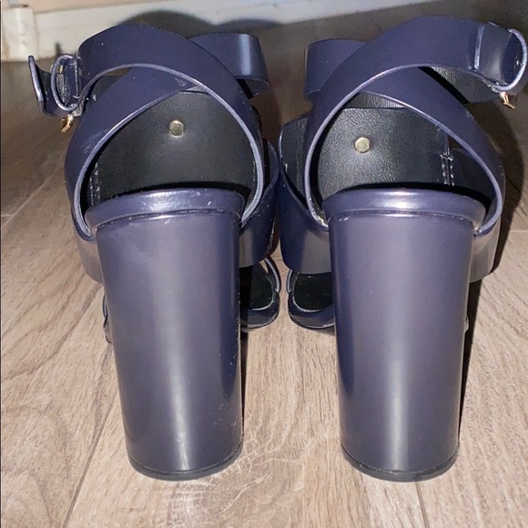 Roger Vivier deep navy gold emblem buckle leather block heels size 37 - Picture 4 of 8